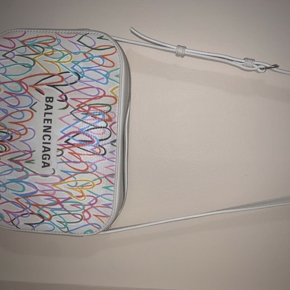 one of a kind custom hand-painted balenciaga bag - Picture 2 of 3